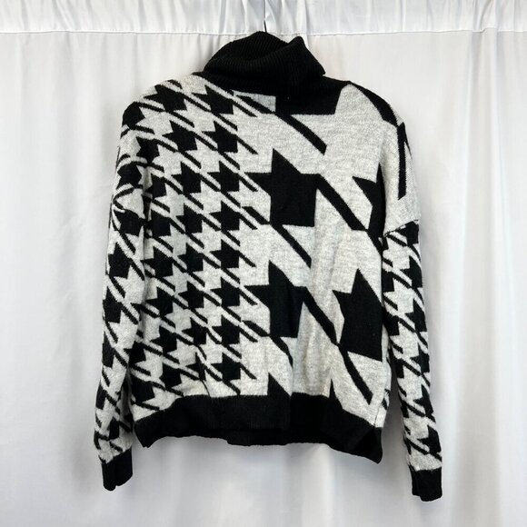 William Rast Turtleneck Pullover Sweater Black/Gray Houndstooth Size Medium - Picture 7 of 9